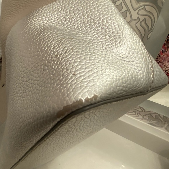 Tory!! EUC Tory Burch Huge Bag w/ Tassell - Picture 6 of 12